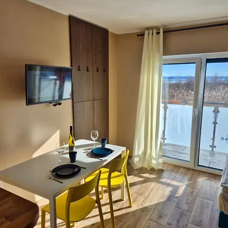 Lighthouse - Adults Only - 12plus 홈스테이