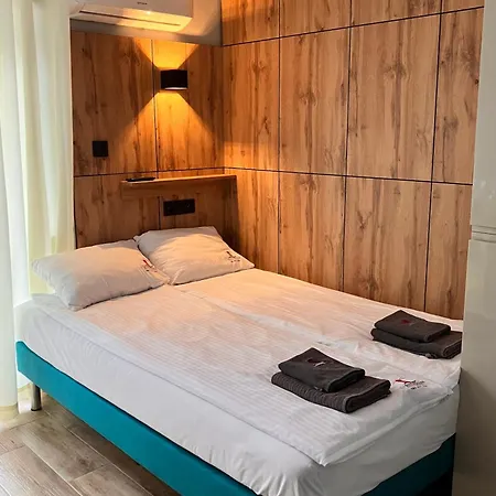 Homestay Lighthouse - Adults Only - 12plus Krynica Morska