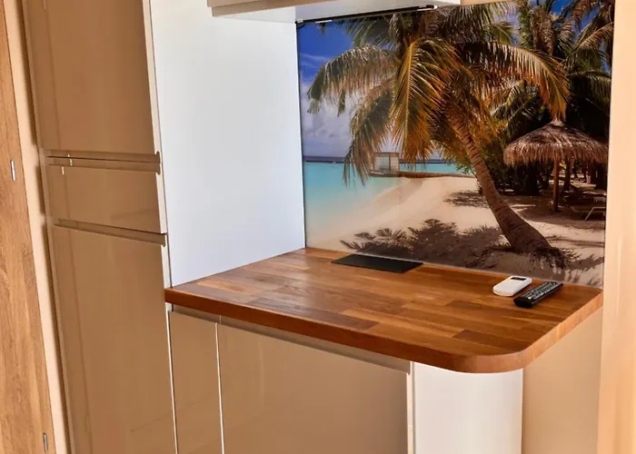 منزل للإقامة Lighthouse - Adults Only - 12plus كرينيتا مورسكا