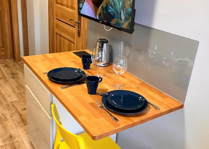 Lighthouse - Adults Only - 12plus * كرينيتا مورسكا